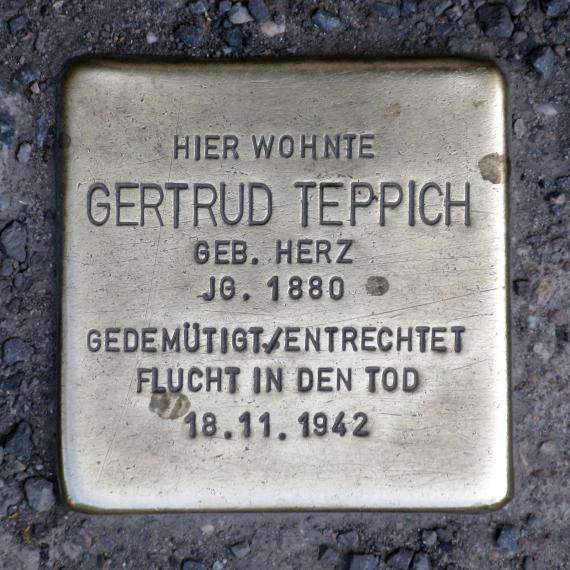 Stolperstein.Mitte.Luisenstraße 54 55.Gertrud Teppich.3692