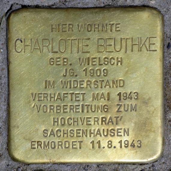 Stolperstein.Reinickendorf.Quäkerstraße 28.Charlotte Beuthke.8087