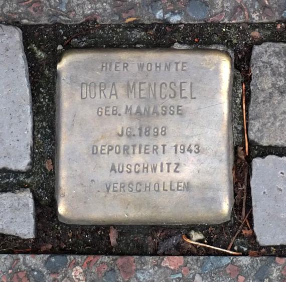 Stolperstein Dora Mencsel