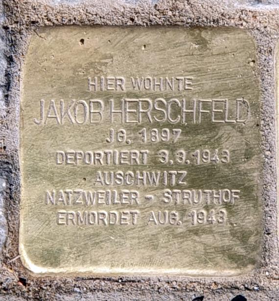 Stumbling stone Michaelkirchstr ggü 23 (center) Jakob Herschfeld 2021