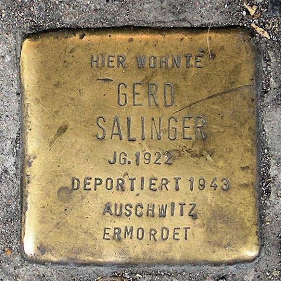 Stumbling Stone Rosenthaler Str 39 (center) Gerd Salinger
