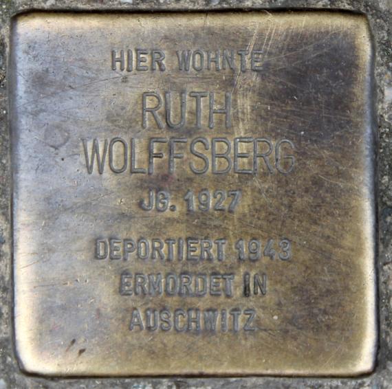 Stolperstein Scharnweberstr 46 (Friedh) Ruth Wolffsberg