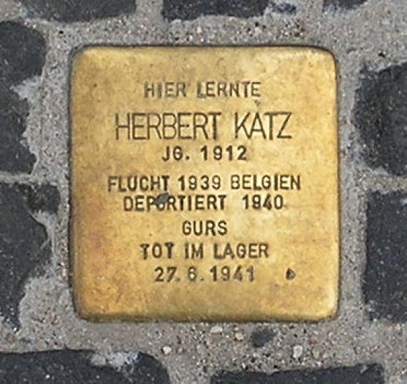 Stumbling Stone Unter den Linden 6 (center) Herbert Katz