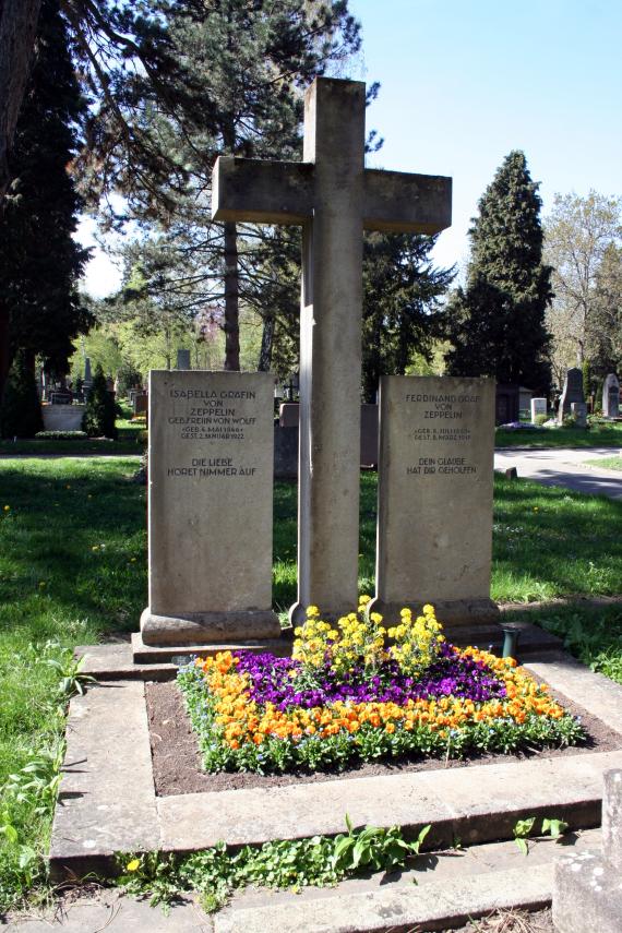 Stuttgart Pragfriedhof Ferdinand Graf von Zeppelin