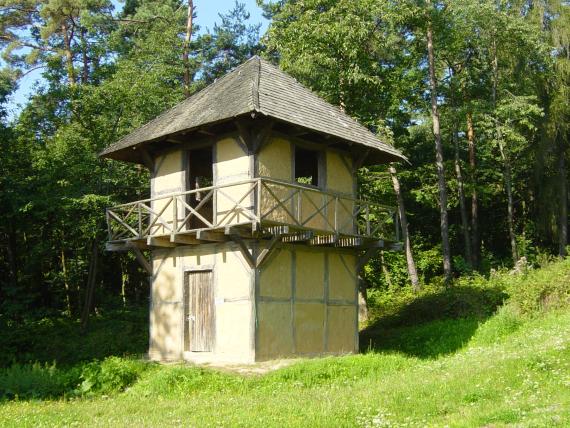 Römerturm am Schrenzerberg, Holzturmrekonstruktion in Fachwerkbauweise